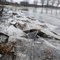 broken_ice_lake.jpg