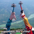 Figen-Flying_Kiss_Park,_China_1719988085033680896_.mp4